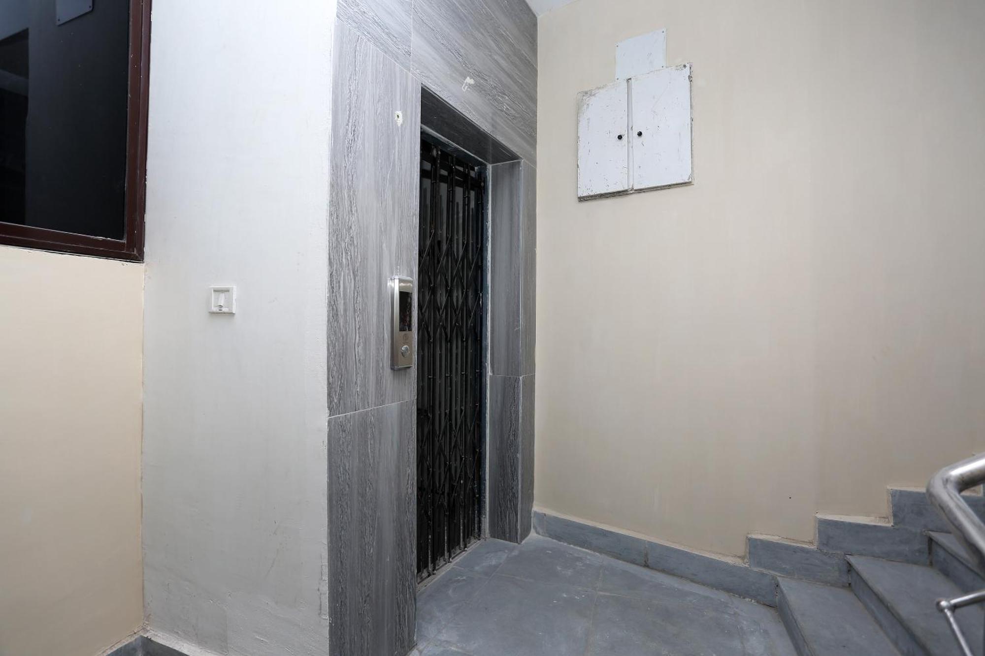 ג'משדפור Oyo Flagship 11549 Crystal Inn מראה חיצוני תמונה