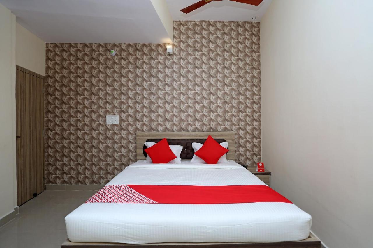 ג'משדפור Oyo Flagship 11549 Crystal Inn מראה חיצוני תמונה